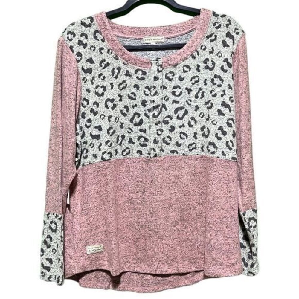 NWT Simply Southern Soft Knit Top Snap Buttons‎ Pink Gray Leopard Large